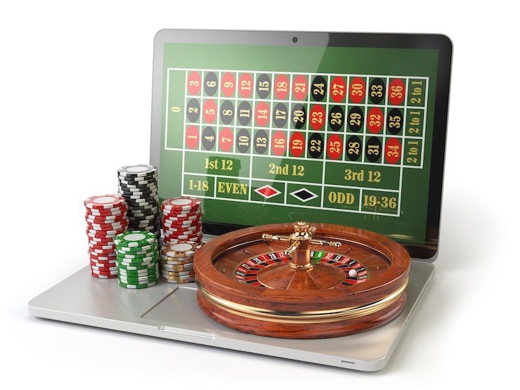 Domino QQ game board displayed on mawaroto mobile app showing tile layout and player hands
